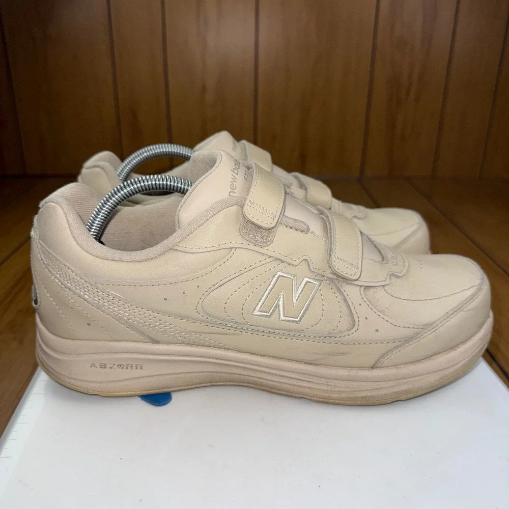 New Balance 577 Hook and Loop Walking Shoes Mens 9.5 Wide 2E Bone Beige MW577VB